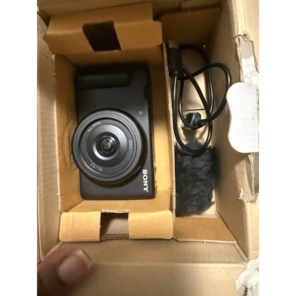 Sony ZV-1F 20.1MP Compact Digital Camera - Picture 10 of 14